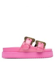 Versace Jeans Couture Klapki 80VA3SM1 ZS190 499 Różowy. Czerwone klapki damskie Versace Jeans Couture, bez wzorów, z jeansu, bez obcasa. Za 839.99 zł.
