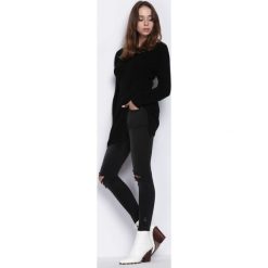 Czarny Sweter Just Love. Czarne swetry damskie Born2be, na jesień. Za 69.99 zł.