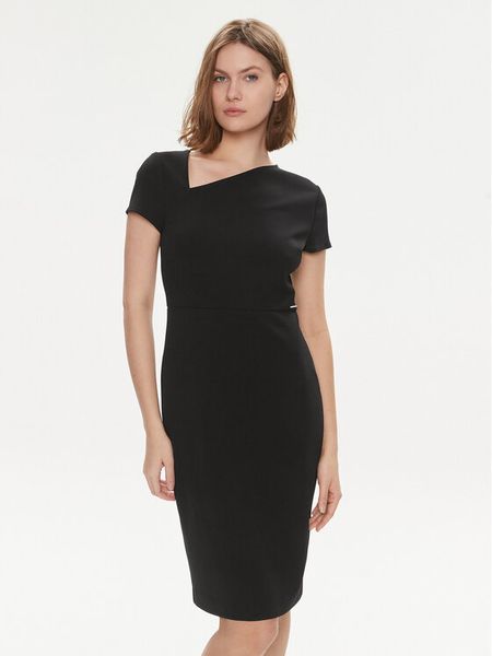 Calvin Klein Sukienka koktajlowa K20K206277 Czarny Regular Fit. Czarne sukienki damskie Calvin Klein, bez wzorów, z syntetyku, wizytowe, bez kołnierzyka, bez ramiączek. Za 729.99 zł.