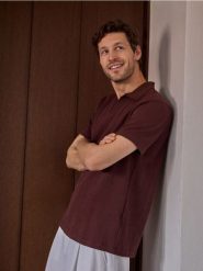 Koszulka polo regular fit - jasnofioletowy. Fioletowe koszulki polo męskie Reserved, l, bez wzorów, z bawełny, bez ramiączek. W wyprzedaży za 69.99 zł.