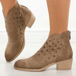 Beżowe ażurowe botki damskie na obcasie Potocki 12749. Brązowe botki damskie POTOCKI, na jesień, z jeansu, eleganckie, bez obcasa, na obcasie, bez zapięcia. Za 219.00 zł.