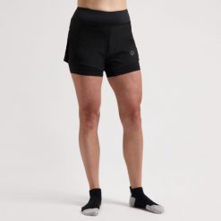 Spodenki do biegania damskie 2w1 Rogelli Essential. Czarne szorty sportowe damskie Rogelli, l, bez wzorów, z elastanu, do biegania. Za 221.20 zł.
