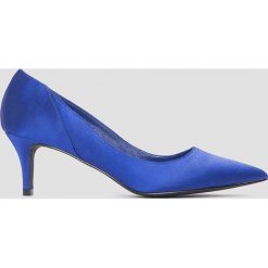 NA-KD Shoes Satynowe czółenka na średnim obcasie - Blue. Niebieskie czółenka damskie NA-KD Shoes, z satyny. W wyprzedaży za 48.59 zł.