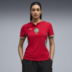 Damska koszulka domowa Maroko 2026 PUMA. Brązowe koszulki sportowe damskie Puma, l, bez wzorów, z materiału, klasyczne, bez kołnierzyka. Za 429.00 zł.