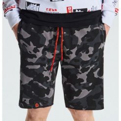 Dresowe szorty moro - Szary. Szorty męskie marki Cropp. Za 79.99 zł.