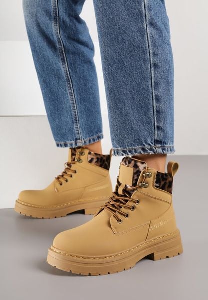 Brązowe Trapery Zdobione Wzorzystymi Wstawkami Vetiane. Brązowe śniegowce i trapery damskie Born2be, z jeansu. Za 119.99 zł.