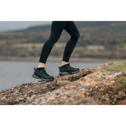 Dlx Roisin - Trenerka Dlx dla kobiet w kolorze czarnym. Czarne obuwie sportowe damskie Trespass, bez wzorów, wspinaczkowe. Za 535.99 zł.