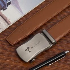 Pasek męski skórzany klamra automatyczna brązowy Beltimore A50 : Kolory - brązowy, beżowy, Rozmiar pasków - r.120-135 cm. Brązowe paski damskie bez wzorów, ze skóry, wizytowe. Za 64.90 zł.