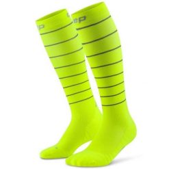 Damskie długie skarpety do biegania kompresyjne odblaskowe PRO Run CEP. Żółte skarpety damskie CEP, bez wzorów, z elastanu. Za 244.00 zł.