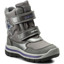 Śniegowce GEOX - J Overl.G.B Abx A J740FA 0NFFU C1AN8 Dk Silver/Violet. Buty zimowe dziewczęce marki Geox. W wyprzedaży za 249.00 zł.