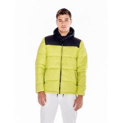 Męska kurtka z kapturem Welcome Back. Żółte kurtki sportowe męskie LEONE 1947 APPAREL, l, bez wzorów, z tkaniny, trekkingowe. W wyprzedaży za 419.25 zł.