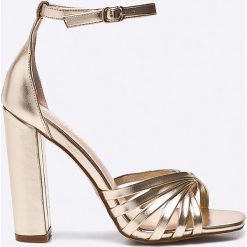 Public Desire - Sandały Milan. Żółte sandały damskie Public Desire, bez wzorów, z materiału, bez obcasa, bez zapięcia. W wyprzedaży za 119.90 zł.