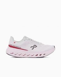 Buty do biegania damskie On Cloudsurfer Next peony/ivory. Białe obuwie sportowe damskie On, bez wzorów, z materiału, do biegania. Za 794.10 zł.