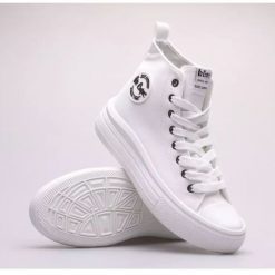 Buty Lee Cooper W LCW-23-44-1627L białe. Białe trampki i tenisówki damskie bez wzorów, z materiału, bez zapięcia. Za 190.98 zł.