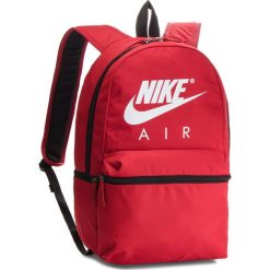 Plecak NIKE - BA5777 687. Czerwone plecaki damskie Nike, z materiału, sportowe. Za 119.00 zł.