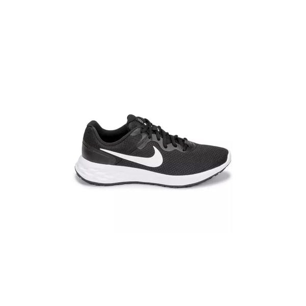 Buty do biegania męskie Nike Revolution 6. Białe buty sportowe męskie Nike, z materiału, bez zapięcia, do biegania, nike revolution. Za 421.00 zł.