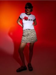 Jeansowa spódnica mini w zeberkę - wielobarwny. Spódnice damskie Sinsay, l, bez wzorów, z jeansu, mini. Za 59.99 zł.