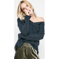 Pepe Jeans - Sweter Alexas. Swetry damskie marki Pepe Jeans. W wyprzedaży za 199.90 zł.