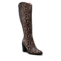Kowbojki DeeZee. Brązowe kozaki damskie DeeZee, bez obcasa, na słupku. Za 269.99 zł.