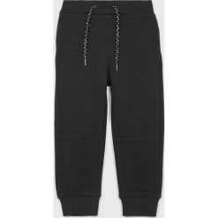 Name it - Spodnie dziecięce 92-122 cm. Spodnie materiałowe dla chłopców marki Name it. W wyprzedaży za 49.90 zł.