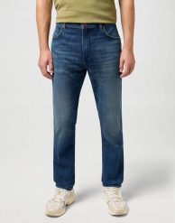 WRANGLER LARSTON MĘSKIE SPODNIE JEANSOWE JEANSY DŻINSY HARE BLUE 112350848 W18S017969. Niebieskie jeansy męskie Wrangler. Za 229.99 zł.