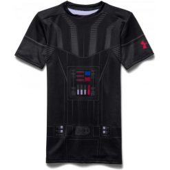 Under Armour Koszulka Chłopięca Darth Vader Hg Ss Blk Gra Risk Red M. T-shirty dla chłopców marki Under Armour. W wyprzedaży za 127.00 zł.