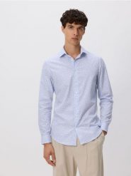 Koszula slim fit w drobny wzór - jasnoniebieski. Niebieskie koszule męskie Reserved, l, bez wzorów, z bawełny, bez kołnierzyka, bez ramiączek. W wyprzedaży za 49.99 zł.