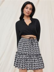 Spódnica mini ze wzorem - wielobarwny. Spódnice damskie Sinsay, l, bez wzorów, z tkaniny, mini. W wyprzedaży za 27.99 zł.
