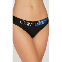 Calvin Klein Underwear - Stringi. Pomarańczowe stringi damskie Calvin Klein Underwear, z bawełny. Za 99.90 zł.