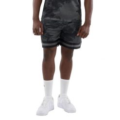 Szorty New Era AOP. Czarne krótkie spodenki sportowe męskie New Era, m, bez wzorów. Za 282.00 zł.