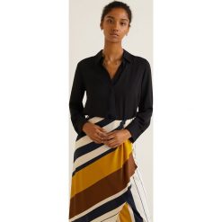 Mango - Koszula Basic. Szare koszule damskie Mango, z materiału, klasyczne, z klasycznym kołnierzykiem, z długim rękawem. Za 89.90 zł.