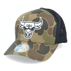 Czapka Chicago Bulls duck camo 110. Brązowe czapki i kapelusze męskie Mitchell & Ness, bez wzorów, sportowe. Za 206.50 zł.