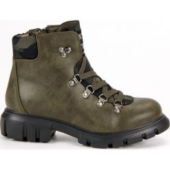 Kylie zielone Sznurowane Botki. Zielone botki damskie KYLIE, militarne, za kostkę, bez obcasa, bez zapięcia. W wyprzedaży za 159.00 zł.