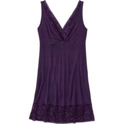 Koszula nocna z wiskozy bonprix ciemny lila. Fioletowe koszule nocne damskie bonprix, w koronkowe wzory, z koronki. Za 59.99 zł.