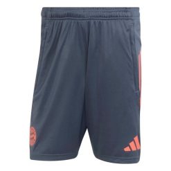 Szorty treningowe Bayern Monachium 2025/26. Szare krótkie spodenki sportowe męskie Adidas, bez wzorów, do piłki nożnej. Za 189.50 zł.