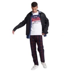 Koszulka turystyczna męska Superdry Vl O. Białe koszulki sportowe męskie Superdry., m, bez wzorów, z bawełny, bez kołnierzyka, bez ramiączek, trekkingowe. W wyprzedaży za 96.00 zł.