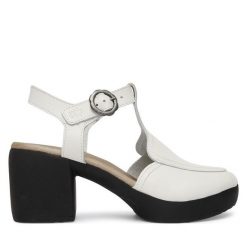 Sandały Fly London. Białe sandały damskie Fly London, bez wzorów, bez obcasa, na słupku, bez zapięcia. Za 589.99 zł.