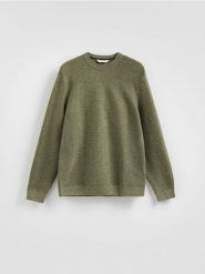 Sweter z półgolfem - ciemnozielony. Zielone swetry przez głowę męskie Reserved, l, bez wzorów, z dzianiny, bez kołnierzyka. Za 129.99 zł.