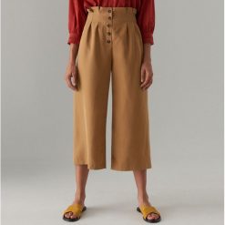 Spodnie culotte z recyklowanego poliestru Mohito Cares - Beżowy. Spodnie materiałowe damskie Mohito. Za 139.99 zł.