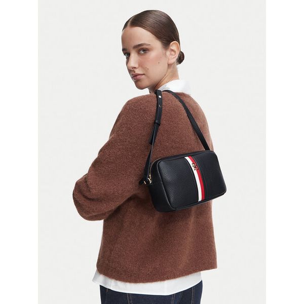 Torebka Tommy Hilfiger. Niebieskie listonoszki damskie Tommy Hilfiger, bez wzorów, bez dodatków. Za 449.99 zł.
