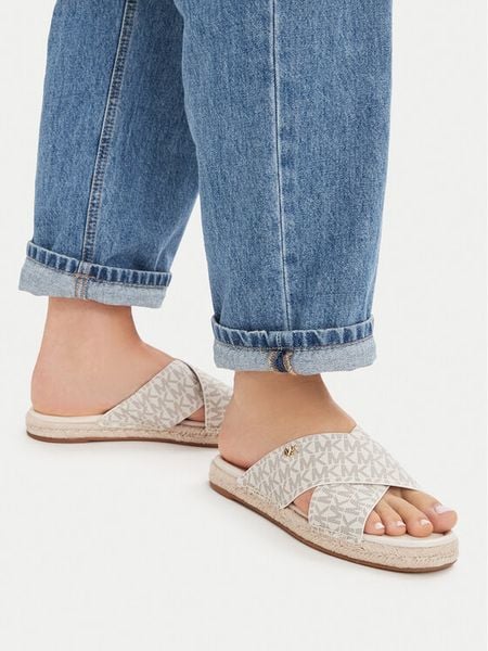 MICHAEL Michael Kors Klapki Kenzie 40R6KZFS1B Kremowy. Białe espadryle damskie MICHAEL Michael Kors, bez wzorów, bez obcasa, bez zapięcia. Za 529.99 zł.
