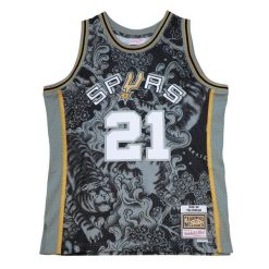 Jersey San Antonio Spurs Lunar New Year 4.0 Tim Duncan 1998/99. Czarne koszulki sportowe męskie Mitchell & Ness, bez wzorów, z jersey, bez kołnierzyka, bez ramiączek, do koszykówki. Za 632.50 zł.