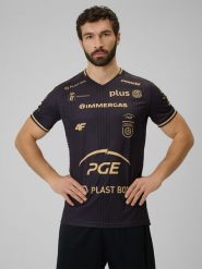 4F Koszulka meczowa replika wyjazdowa z sezonu 2025/26 męska 4F x Projekt Warszawa - czarna XXL. Czarne t-shirty męskie 4f, m, bez wzorów, z dzianiny, bez kołnierzyka. Za 179.99 zł.