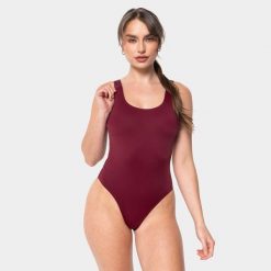 Klasyczny jednoczęściowy strój kąpielowy Carpatree Czerwony. Czerwone kostiumy jednoczęściowe damskie Carpatree, s, bez wzorów, z materiału, klasyczne, do pływania. Za 179.99 zł.