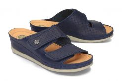 DR. BRINKMANN 701226-5 marine, klapki damskie. Niebieskie klapki damskie Dr. Brinkmann, bez wzorów, ze skóry, marine, bez obcasa. Za 329.90 zł.
