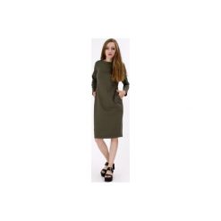 Sukienka 3D Khaki. Zielone sukienki damskie Sthorm, w geometryczne wzory, z bawełny, biznesowe, z dekoltem w łódkę. Za 249.00 zł.