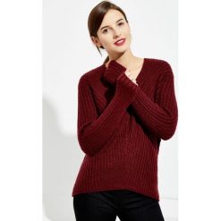 Sweter w paski. Swetry damskie MOODO, m, bez wzorów, bez kołnierzyka, bez ramiączek, bez kaptura. Za 19.99 zł.