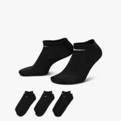 . Czarne skarpety męskie Nike, bez wzorów, z bawełny. Za 70.99 zł.