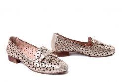 BOCCATO 010.1700 26T KHV złoty, półbuty damskie. Żółte półbuty damskie Boccato, na lato, w ażurowe wzory, ze skóry, bez obcasa, na obcasie, bez zapięcia. Za 280.42 zł.