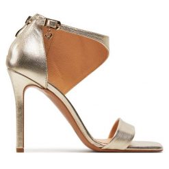 Sandały R.Polański. Żółte sandały damskie R.Polański, bez wzorów, bez obcasa, na szpilce, bez zapięcia. Za 399.99 zł.